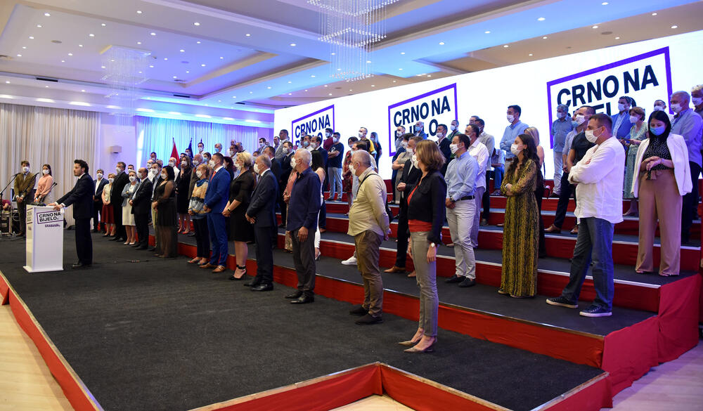 <p>Abazović je rekao da "nam treba ekspertska vlada i ljudi koji će da pomognu i imaju reference, a ne političari poznati po korupciji"</p>