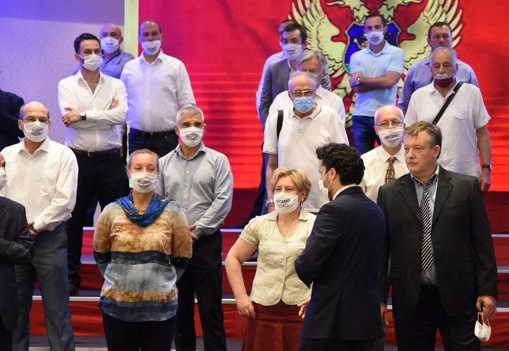 <p>Abazović je rekao da "nam treba ekspertska vlada i ljudi koji će da pomognu i imaju reference, a ne političari poznati po korupciji"</p>