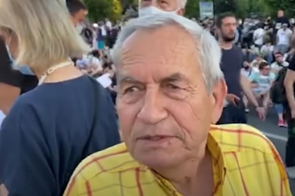 Ljubisav Đokić na protestu protiv aktuelne vlasti u Srbiji, Foto: Screenshot/Nova.rs