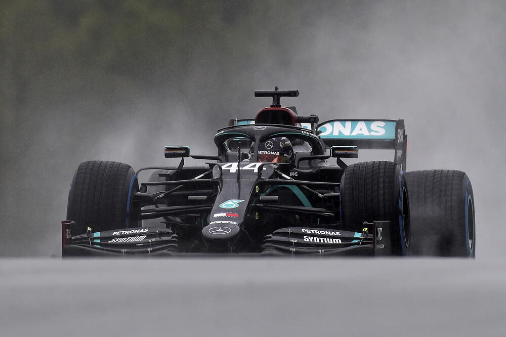 Luis Hamilton na stazi, Foto: AP