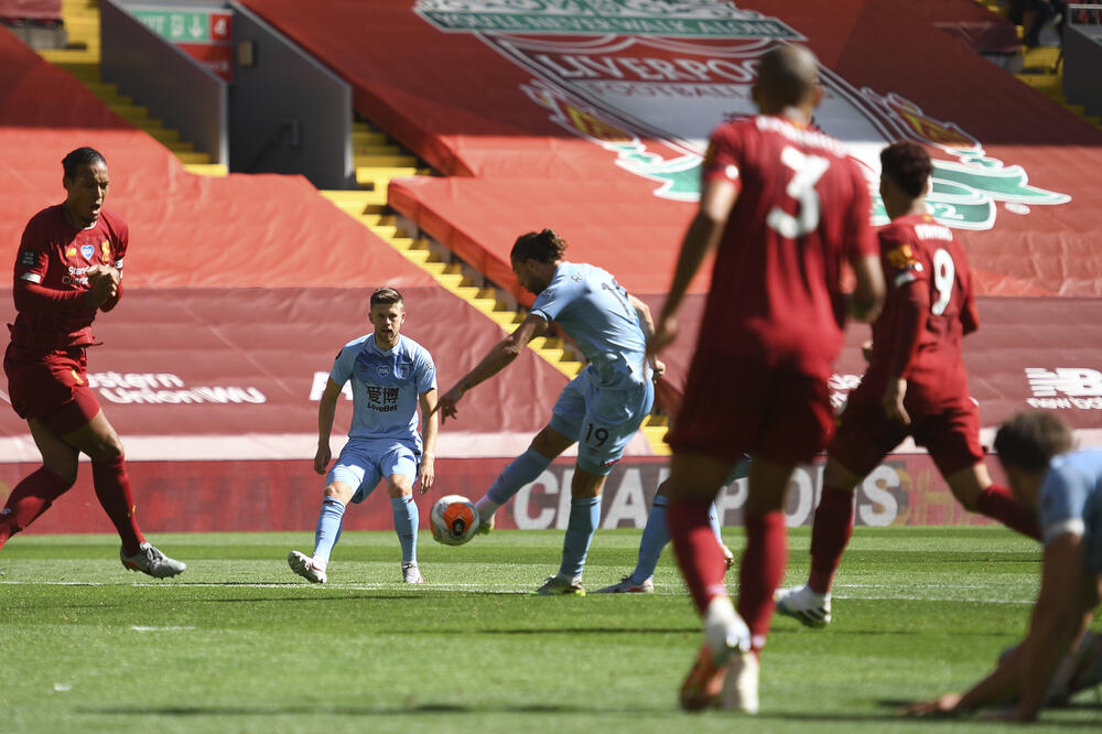 Džej Rodriges pogađa za konačnih 1:1, Foto: Beta/AP