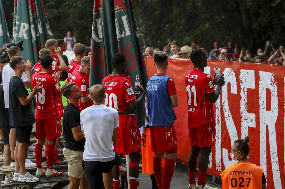 Igrači Uniona nakon posljednje pobjede su izišli sa stadiona zbog navijača, Foto: Flashscore.com