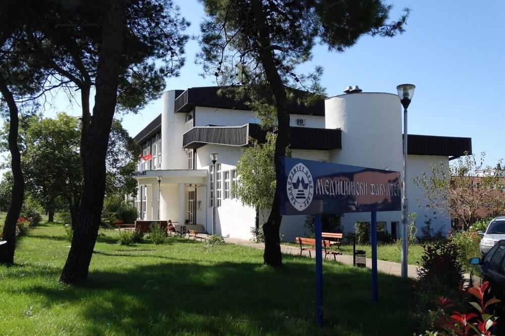 Žale se što su morali da uče iz udžbenika iz kojih su četiri godine učili: Medicinski fakultet, Foto: ucg.ac.me