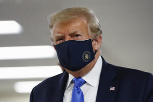 Tramp ne razmišlja da uvede obavezu nošenja maski