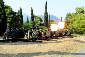 Izvršena počasna paljba na Gorici