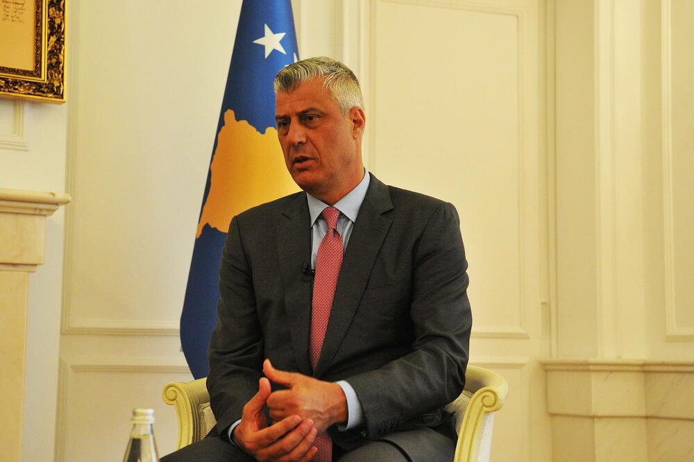 Tači, Foto: Betaphoto