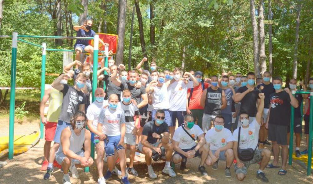 <p>Na ovogodišnjem takmičenju učestvovalo je 45 takmičara iz Podgorice i Nikšića, a sve su budnim okom pratile sudije, Nikola Agramović, Stanko Baucal, Nikola Lončarević i Almin Gerina</p>