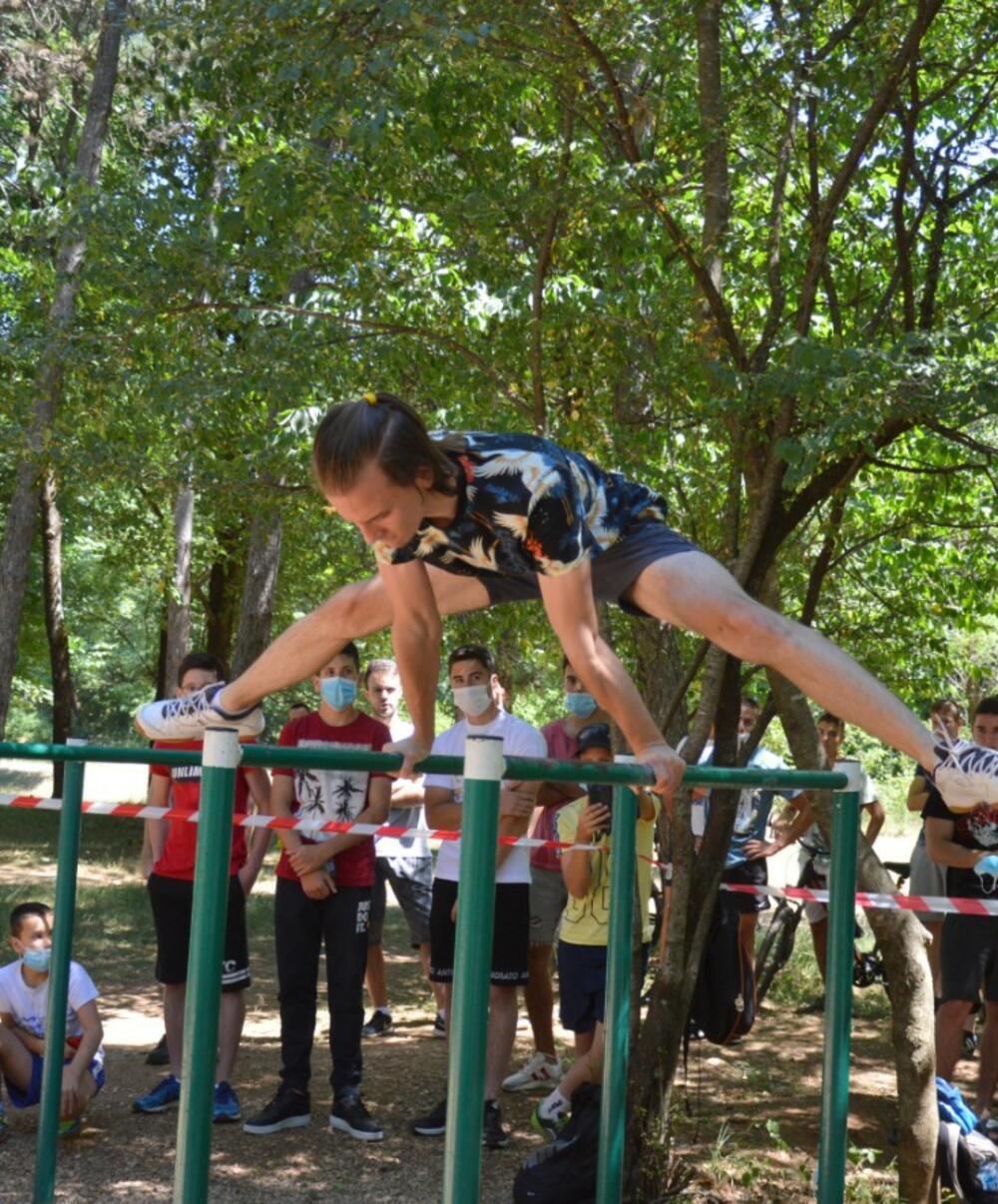 <p>Na ovogodišnjem takmičenju učestvovalo je 45 takmičara iz Podgorice i Nikšića, a sve su budnim okom pratile sudije, Nikola Agramović, Stanko Baucal, Nikola Lončarević i Almin Gerina</p>