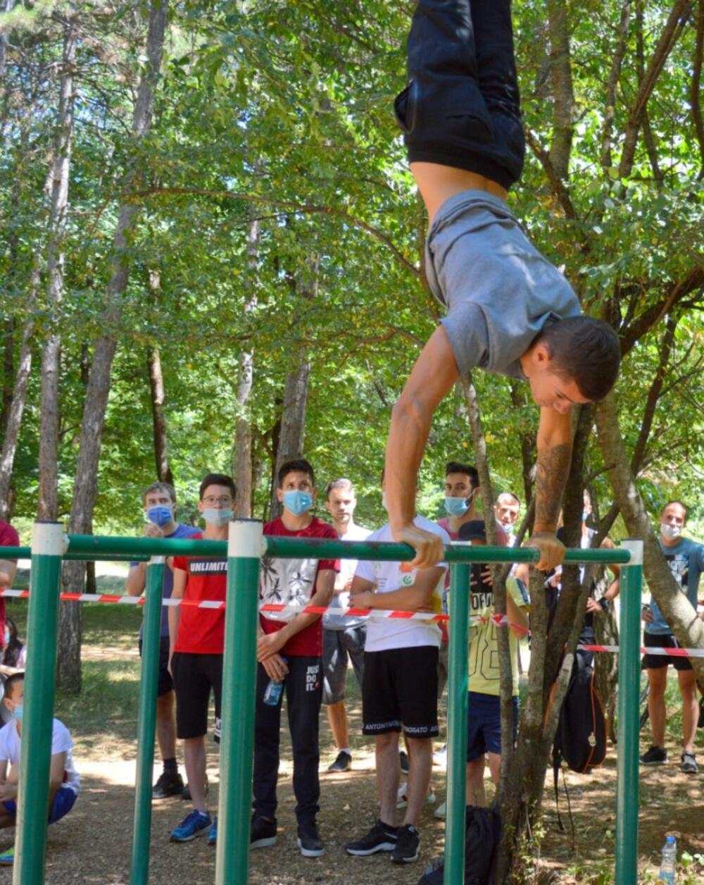 <p>Na ovogodišnjem takmičenju učestvovalo je 45 takmičara iz Podgorice i Nikšića, a sve su budnim okom pratile sudije, Nikola Agramović, Stanko Baucal, Nikola Lončarević i Almin Gerina</p>