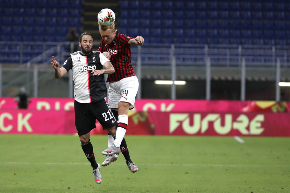 Kjer u duelu sa Iguainom iz Juventusa, Foto: Beta/AP