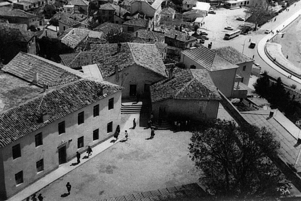 Prva zgrada ulcinjske gimnazije (1965-1968), Foto: Privatna arhiva