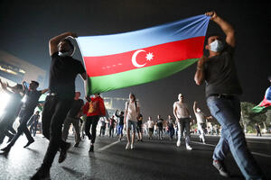 Hiljade ljudi protestuje u Azerbejdžanu, traže rat protiv Jermenije