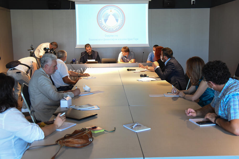 Velika neizvjesnost: Sa debate o ekonomiji, Foto: Savo Prelević