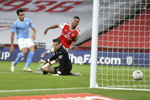 Obamejang šokirao Siti na Vembliju, Arsenal u finalu