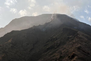 Mještane Strombolija probudile vulkanske erupcije