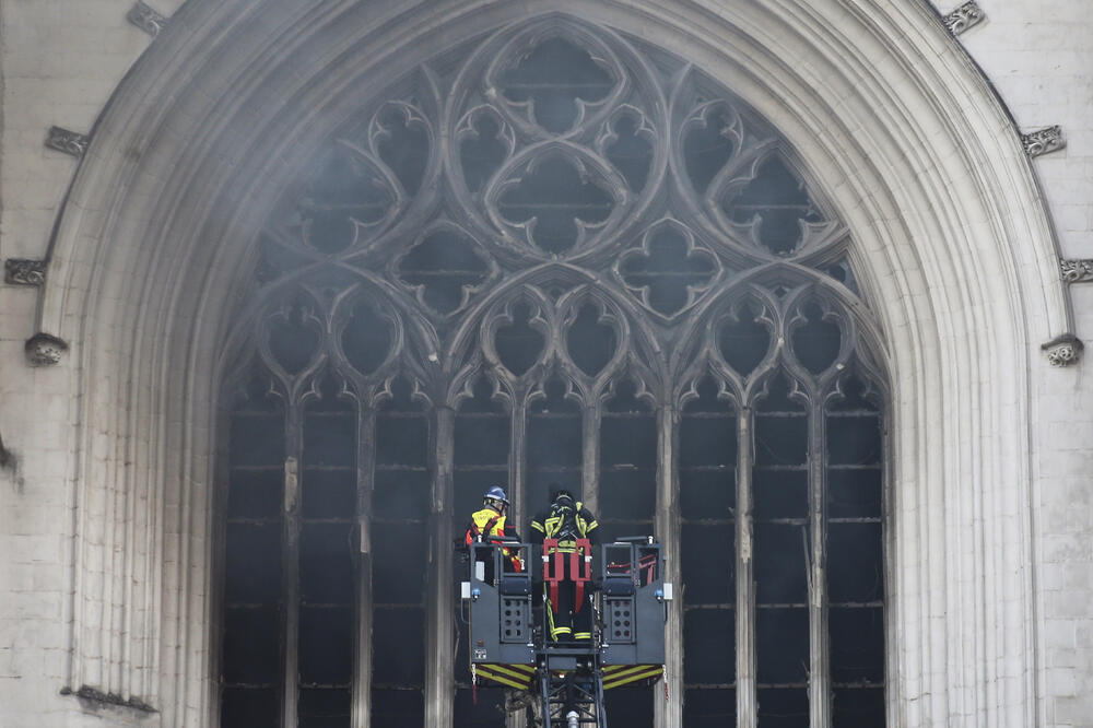 Detalj požara, Foto: Beta/AP
