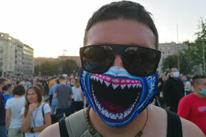 Protesti, korona virus, maske: Kako su protesti u Srbiji...