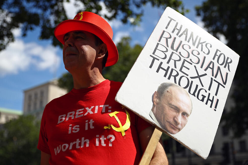 Sa protesta protiv bregzita ispred sjedišta vlade u Londonu, Foto: Reuters