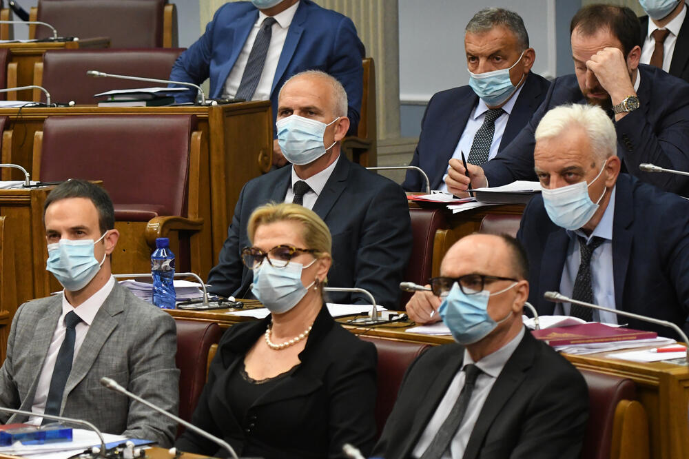 “Kako će Vlada obezbijediti kontinuitet dobrih rezultata u turizmu”: Poslanički klub DPS-a, Foto: Savo Prelević