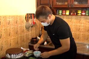 Janko je budući ekonomista koji pravi i dekoriše torte: Ako u...