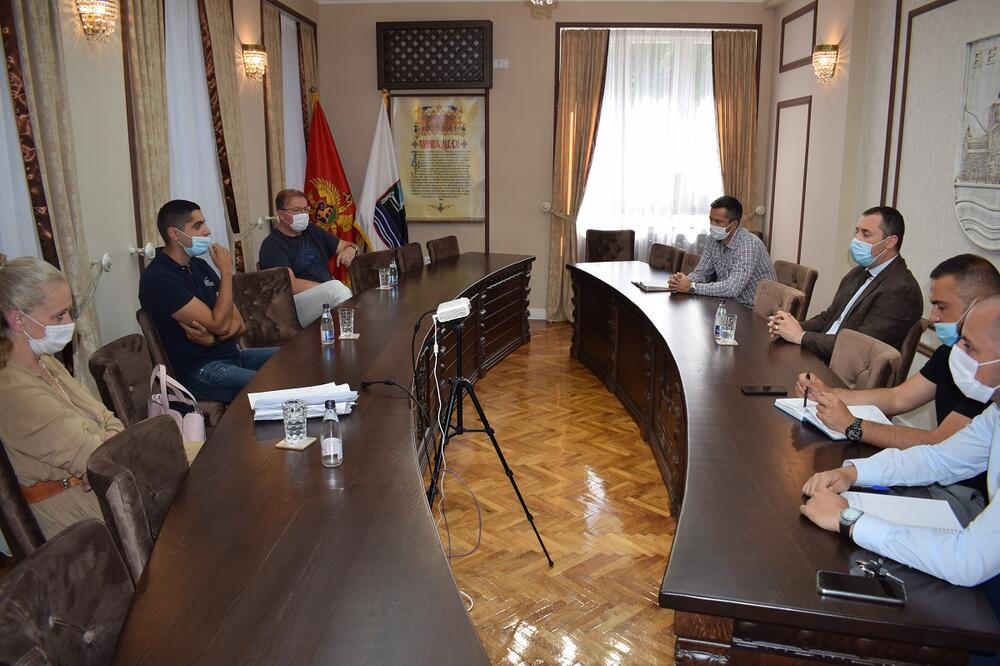 Sa sastanka, Foto: Tufik Softić