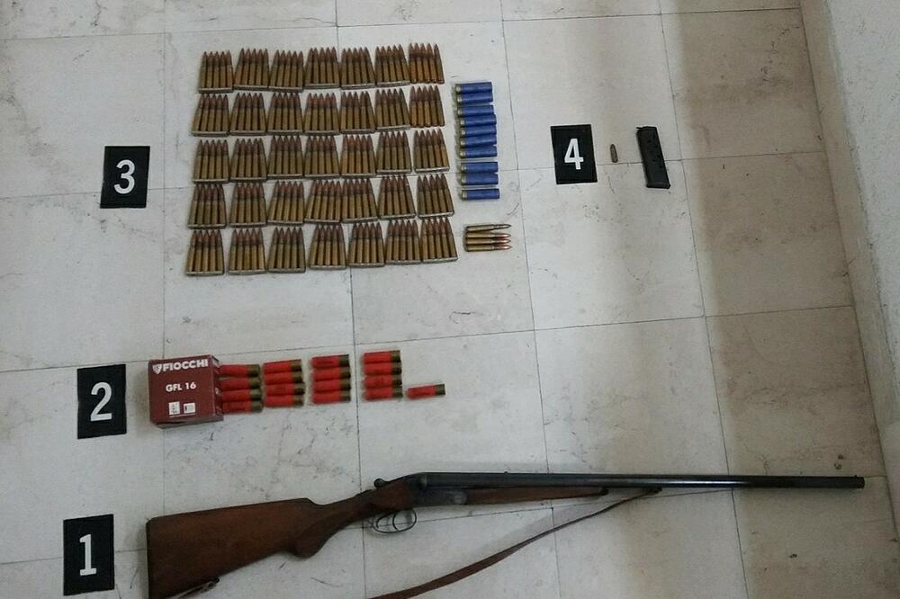 Pronađeno oružje, Foto: Uprava policije