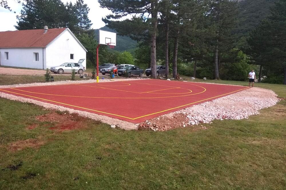 Sportski teren u selu Carine, Foto: Mjesna zajednica Župa