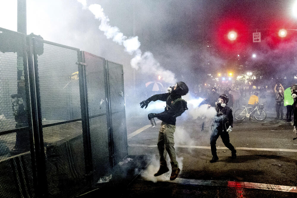 Detalj sa protesta, Foto: Beta/AP