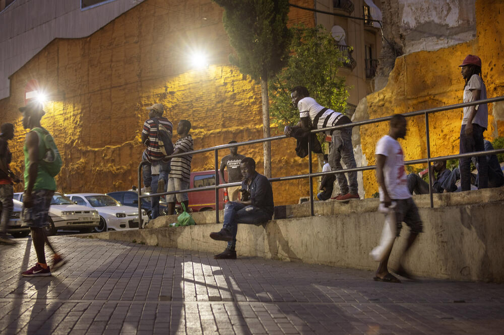 Španija zbog pandemije zatvorila granice: Migranti u Ljeidi, Foto: AP