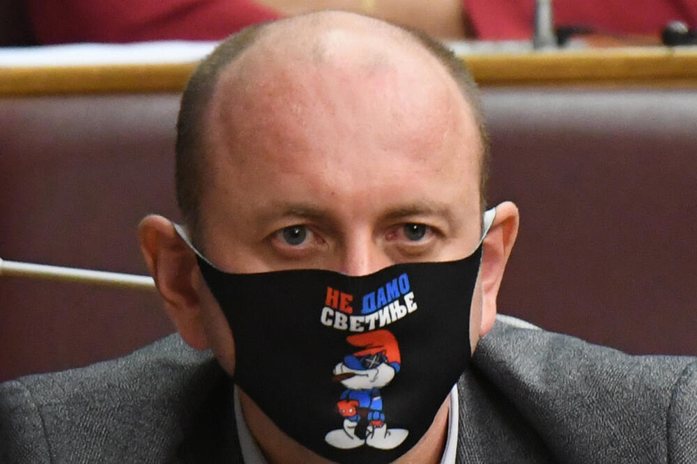 Knežević tokom premijerskog sata u Skupštini Crne Gore, Foto: Milan Knežević