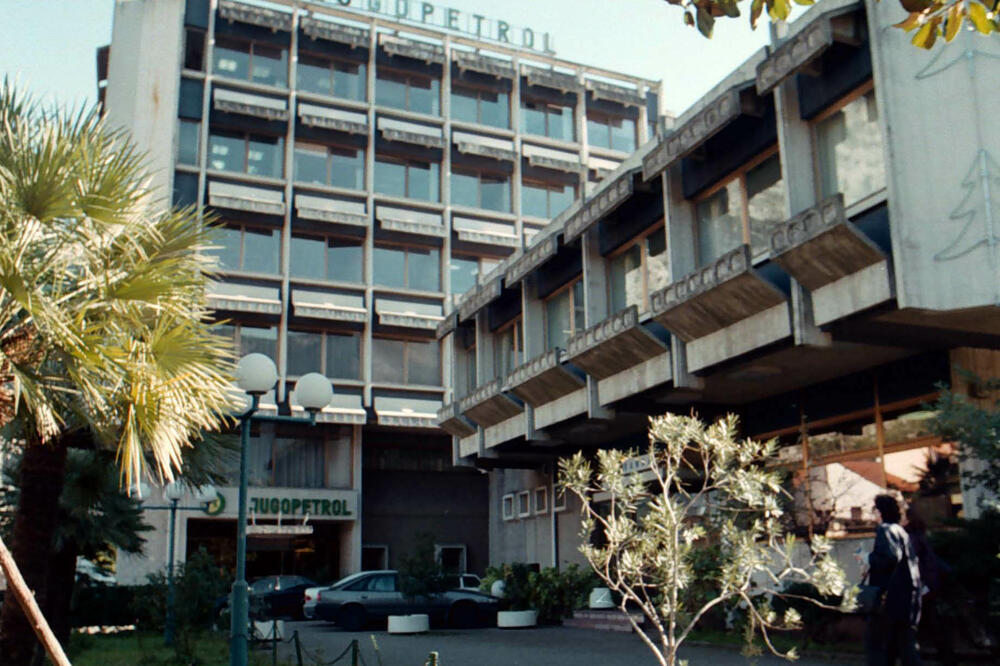 Nekadašnje sjedište “Jugopetrola” u Kotoru, Foto: Arhiva Vijesti