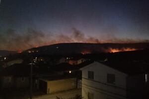 Podgorica: Požar na Veljem brdu lokalizovan, ostao je još jedan...