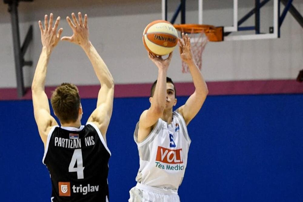 Pajović na meču protiv Partizana, Foto: KK Budućnost Voli