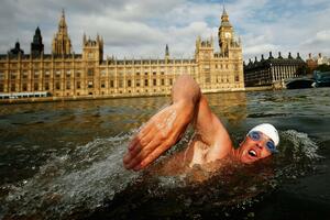 Okean, sport i životna sredina: Zašto britanski sportista pliva u...