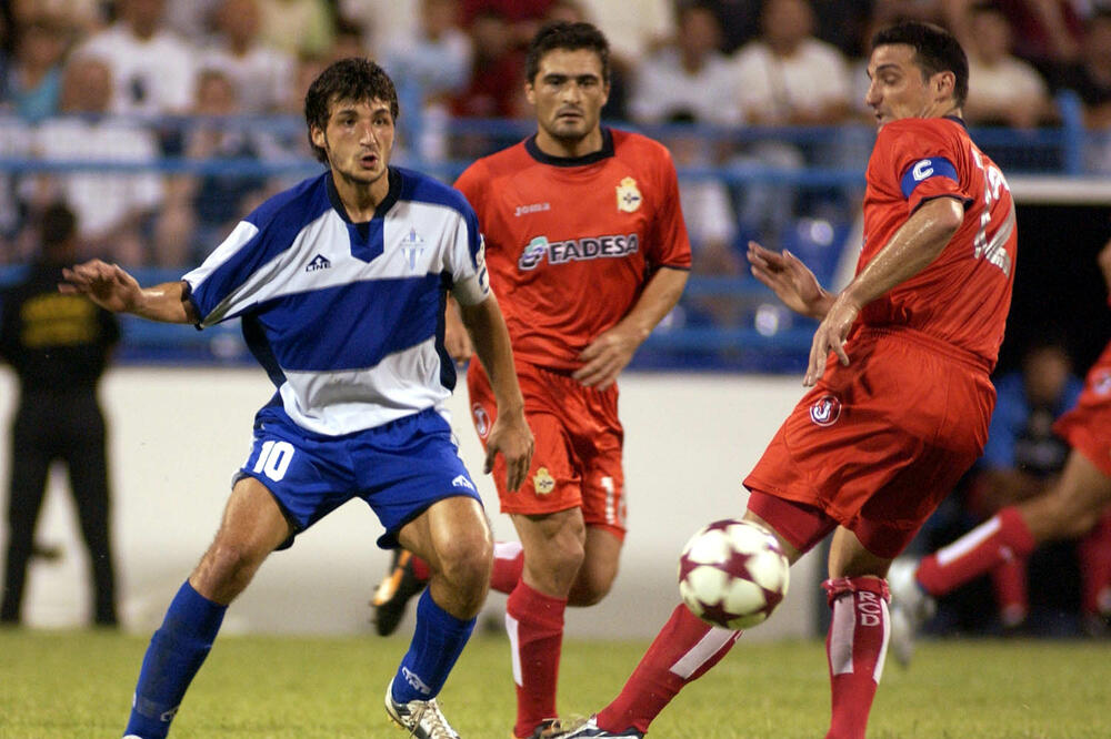 Duel Igora Burzanovića i Lionela Skalonija na meču Budućnost - Deportivo jula 2005., Foto: Savo Prelević