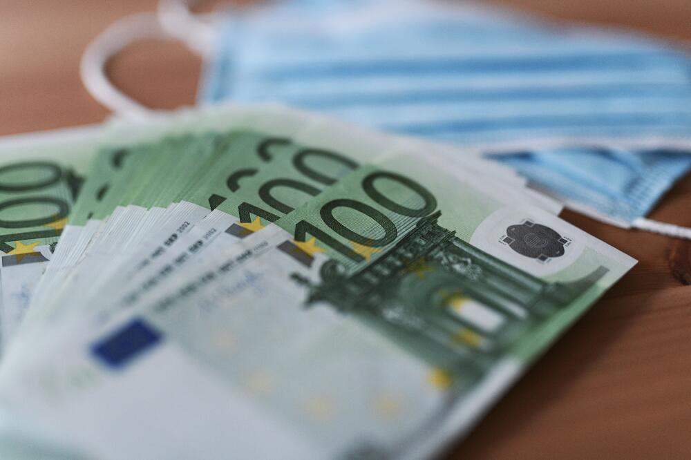 Vlada je rebalansom budžeta za razvojne projekte obezbijedila ukupno 120 miliona eura, Foto: Shutterstock