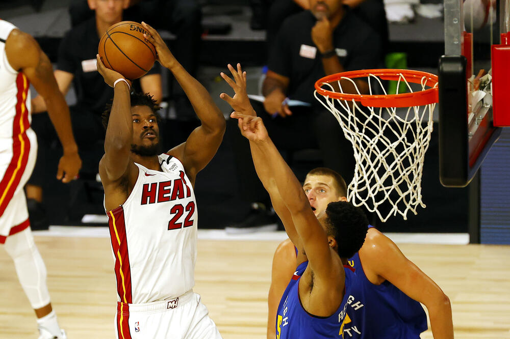 Džimi Batler na meču sa Denverom, Foto: AP