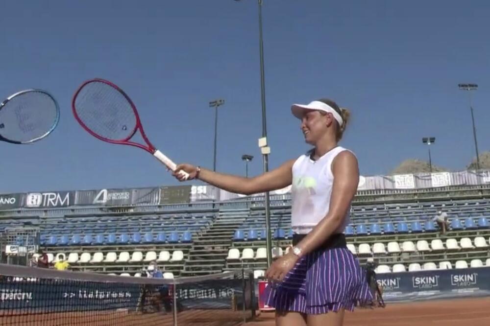 Pozdrav reketima Done Vekić i Aranće Rus, Foto: Twitter