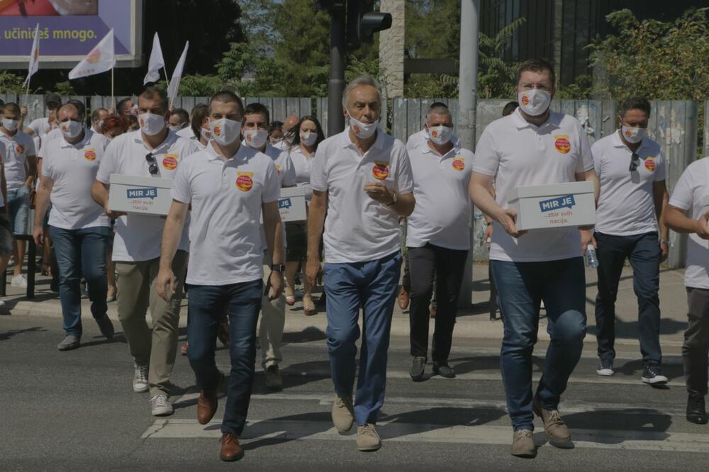 Foto: Mir je naša nacija