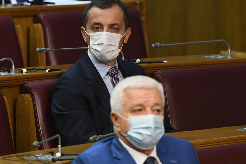 Dio premijerovog kabineta u vrhu liste DPS-a: Duško Marković i Predrag Bošković, Foto: Savo Prelević