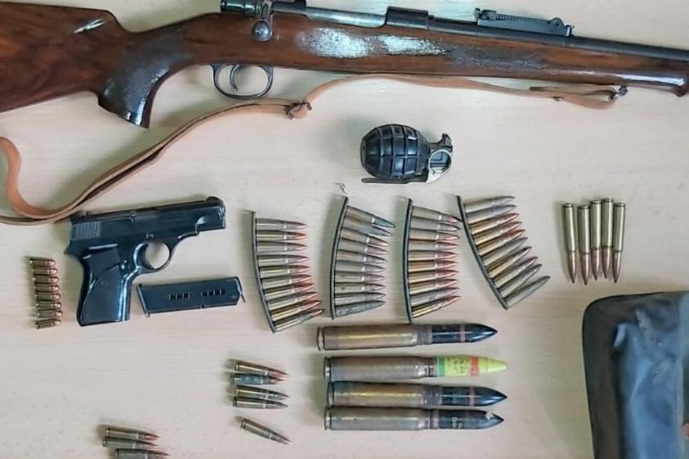 Oduzeto oružje i municija, Foto: Uprava policije