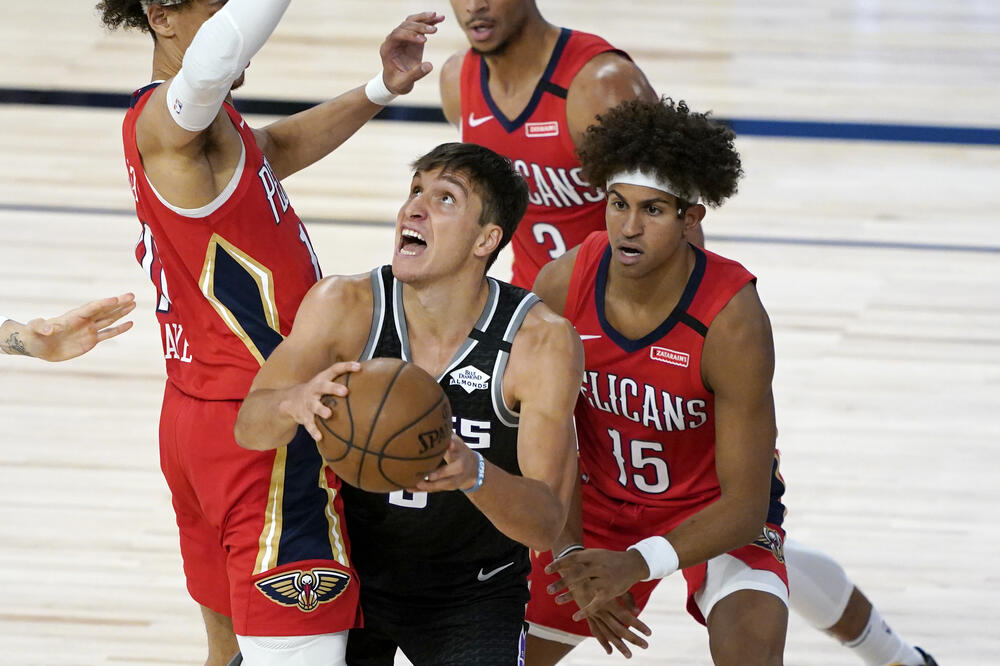 Bogdanović u duelu sa Pelikansima, Foto: AP