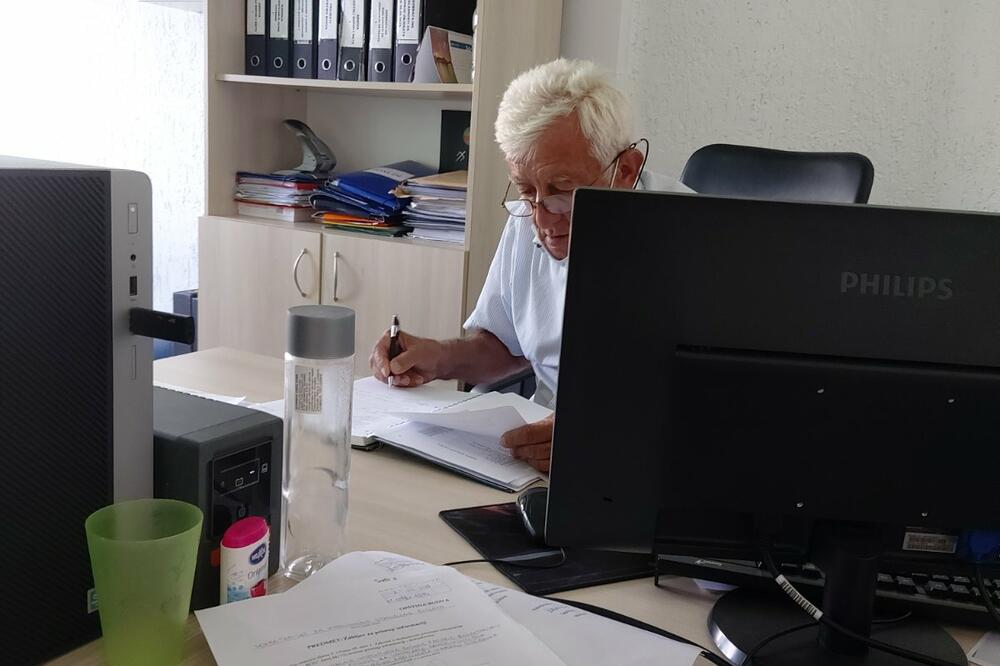 Branko Medigović jutros u Komunalnom preduzeću, Foto: Demokratska Crna Gora