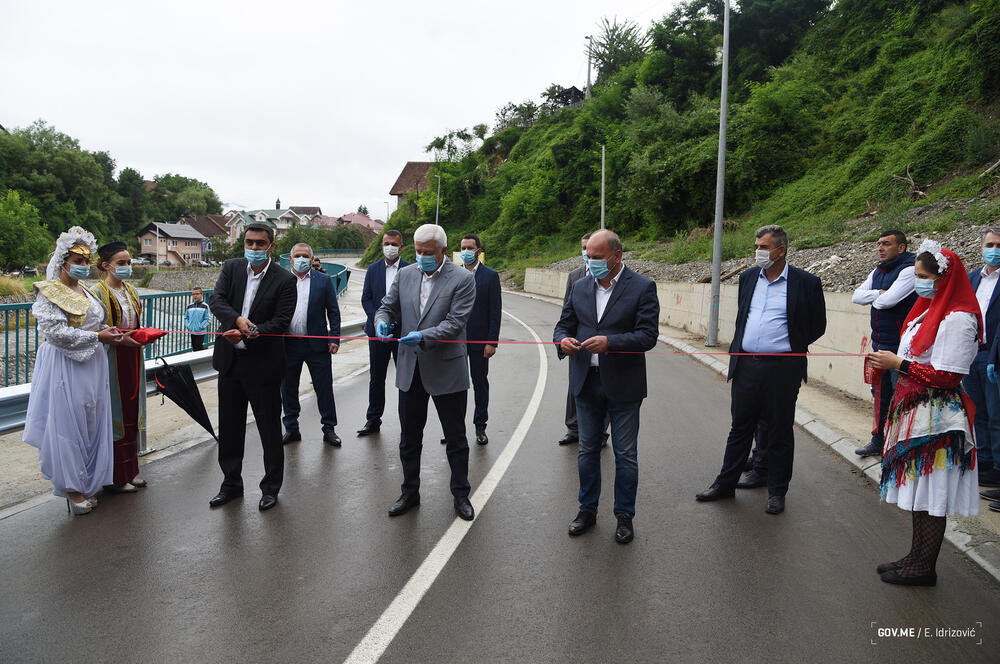 “Premijer obišao rekonstruisane ulice”: Marković juče u Plavu