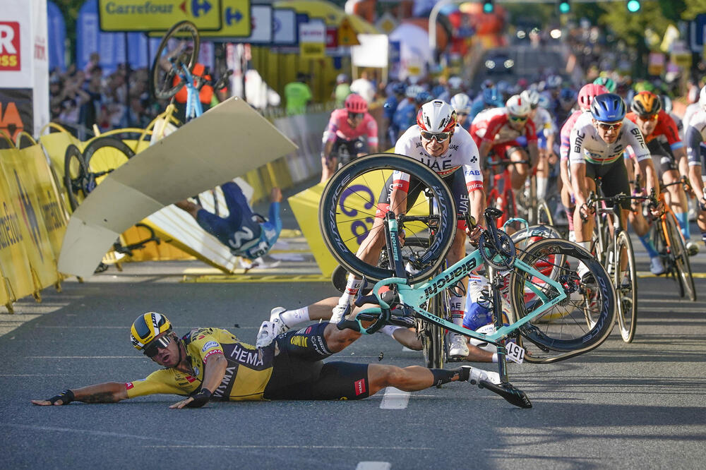 Strahovit pad u finišu, Foto: AP