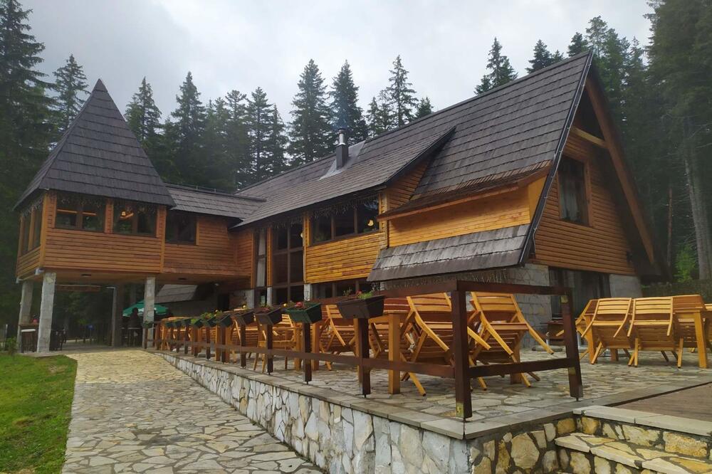 Restoran na Crnom jezeru, Foto: Privatna arhiva
