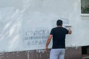 Šoškić prekrečio grafite u Beranama: Nećete nas posvađati