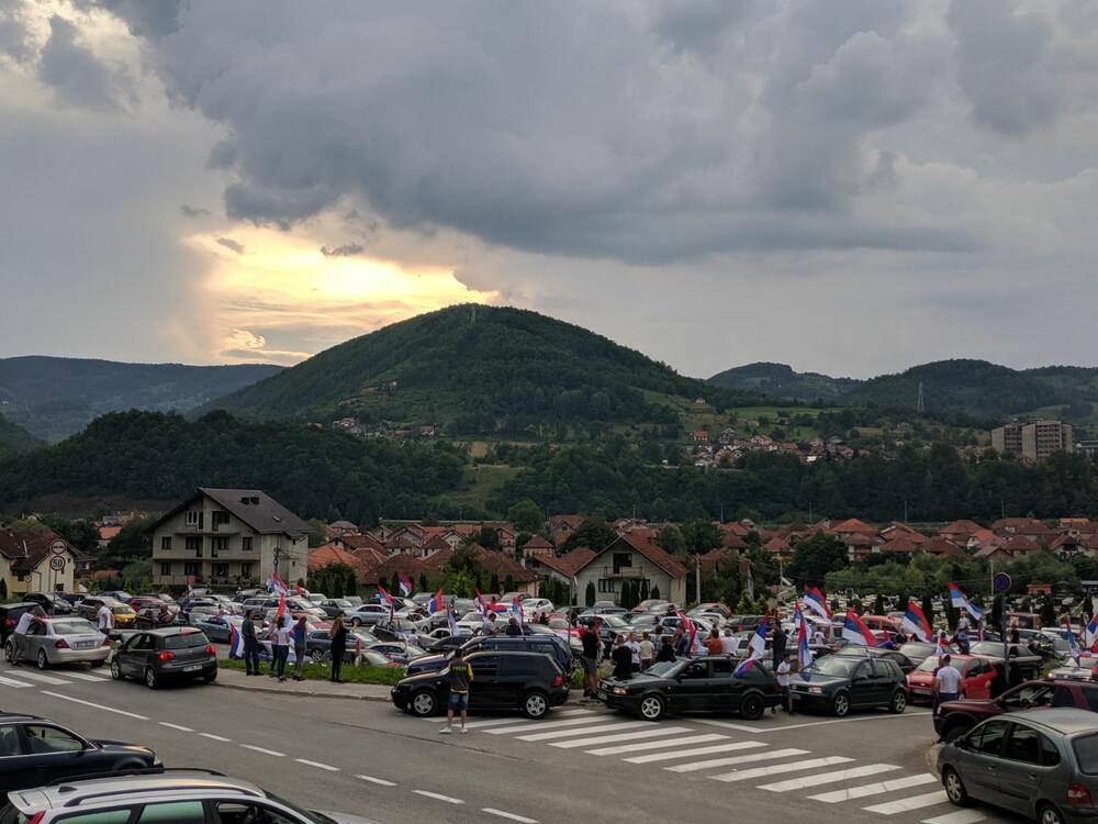 <p>Auto-litije su organizovane u nekoliko gradova</p>