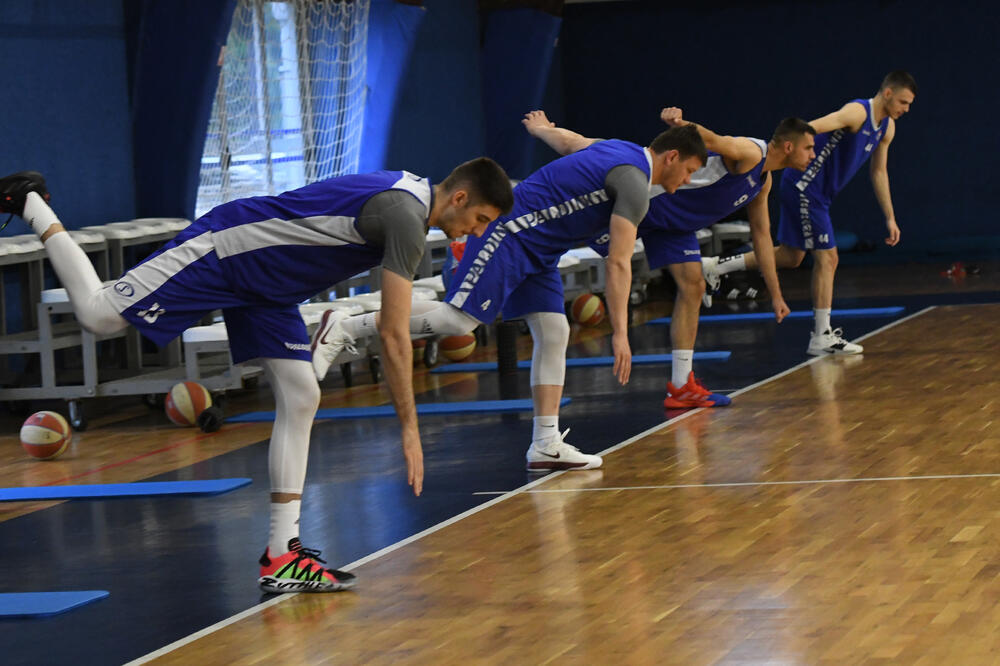 Košarkaši Budućnosti, Foto: Savo Prelevic