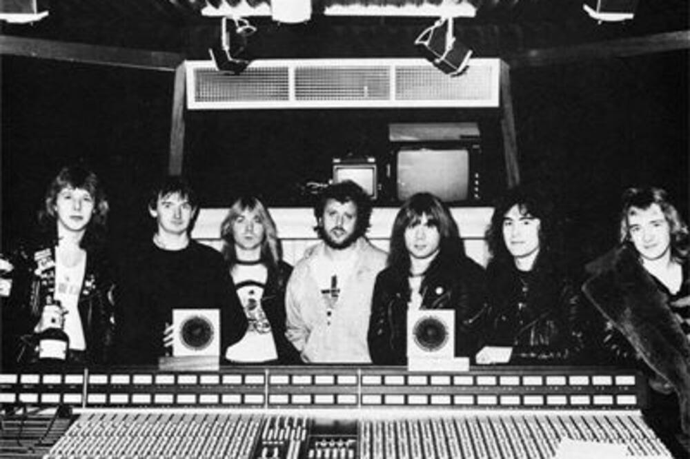 Birč (u sredini) sa Iron Maidenom, Foto: metal.it